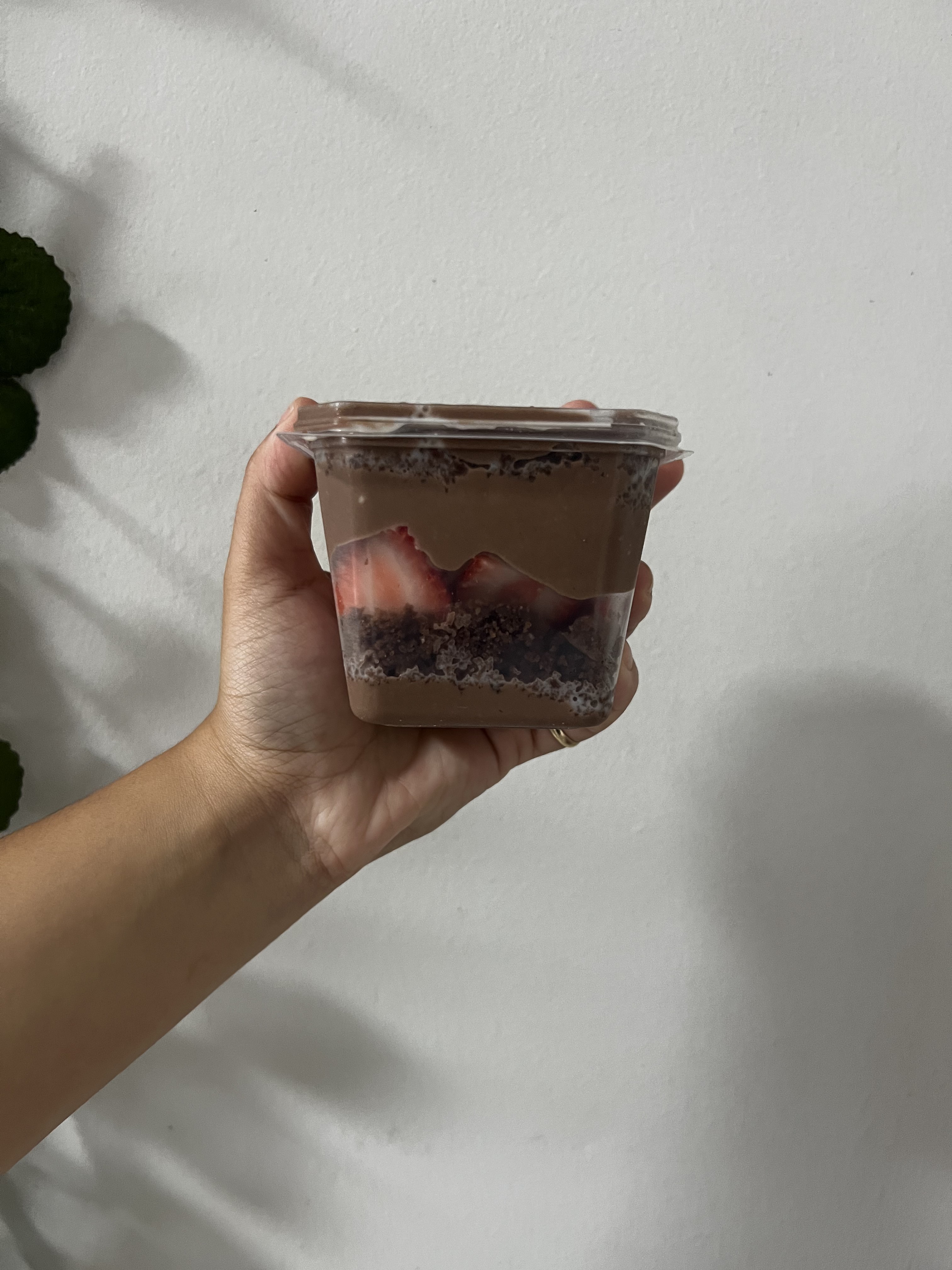 Bolo no pote de brigadeiro com morango